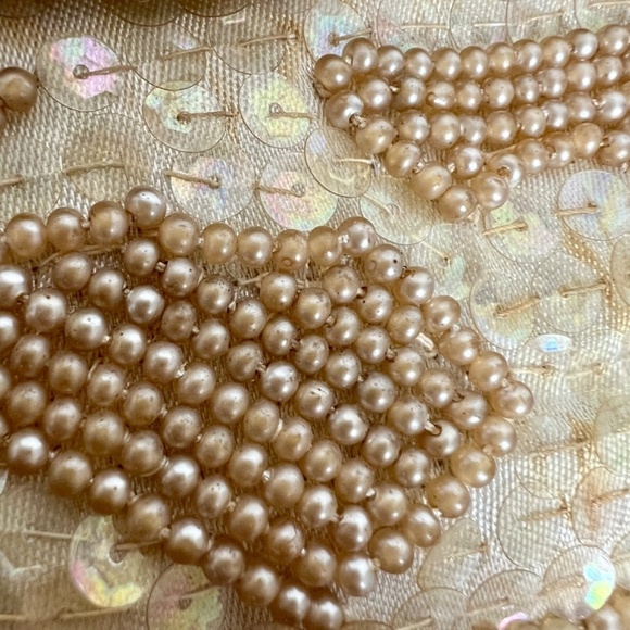 Vintage Cream and Gold Sequined Beaded Evening Dainty Clutch Purse Bag - Picture 4 of 10